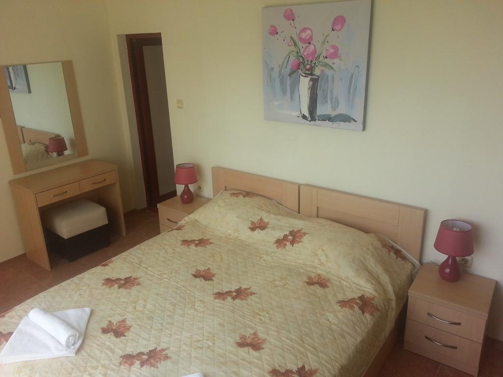 Marack Apartments Sunny Beach Room photo
