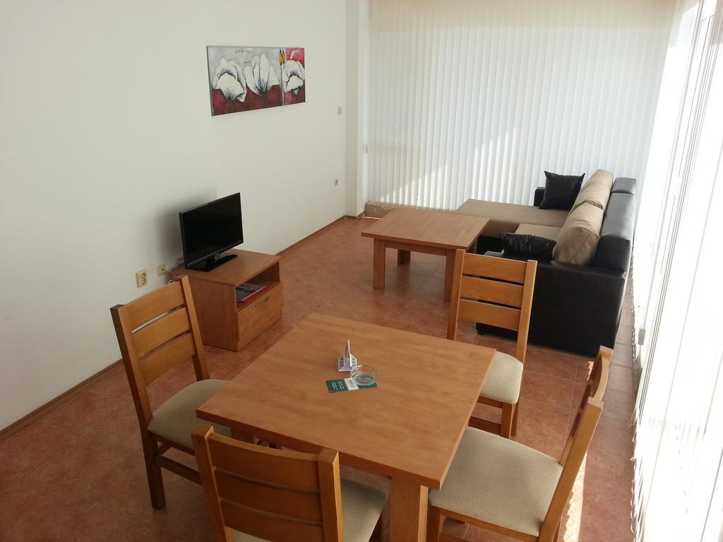 Marack Apartments Sunny Beach Room photo